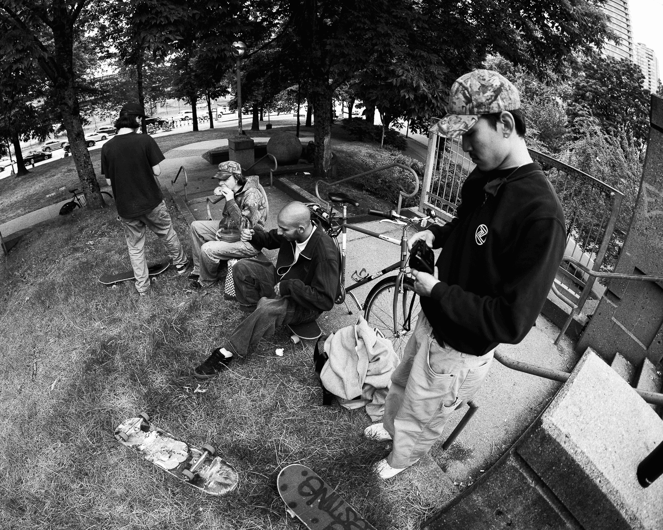 gallery image, click to stop and drag