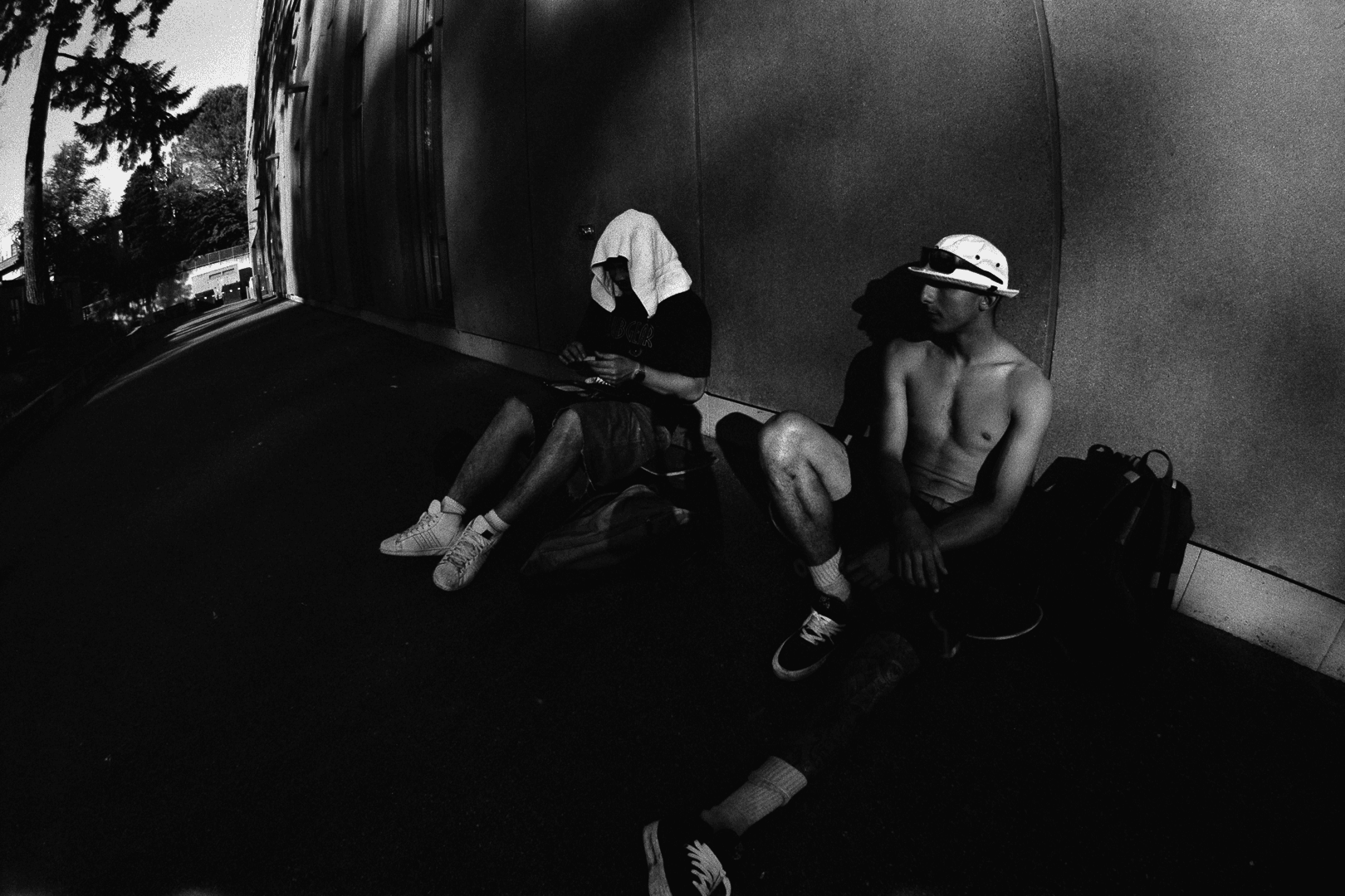 gallery image, click to stop and drag