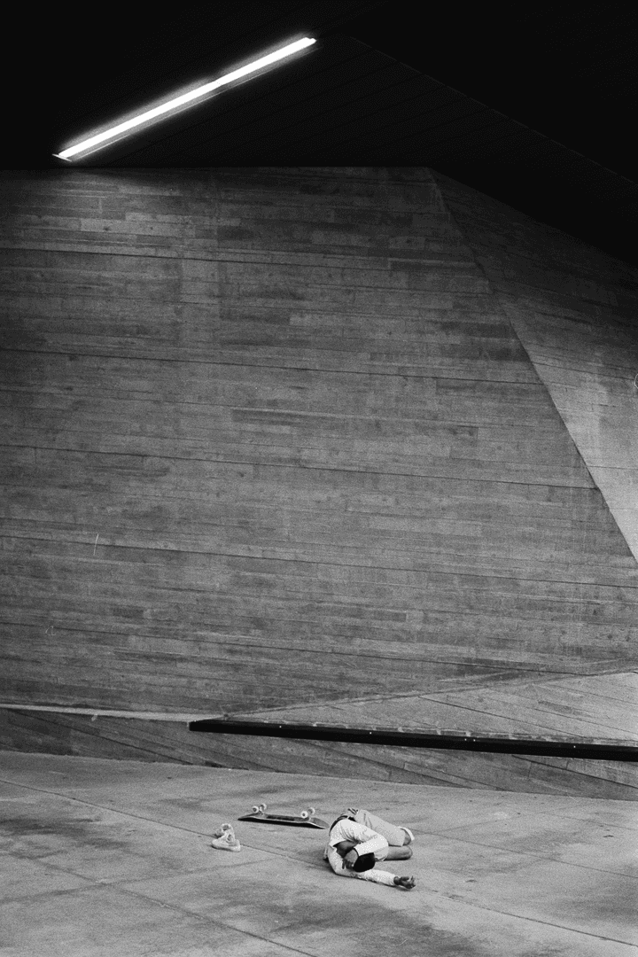 gallery image, click to stop and drag