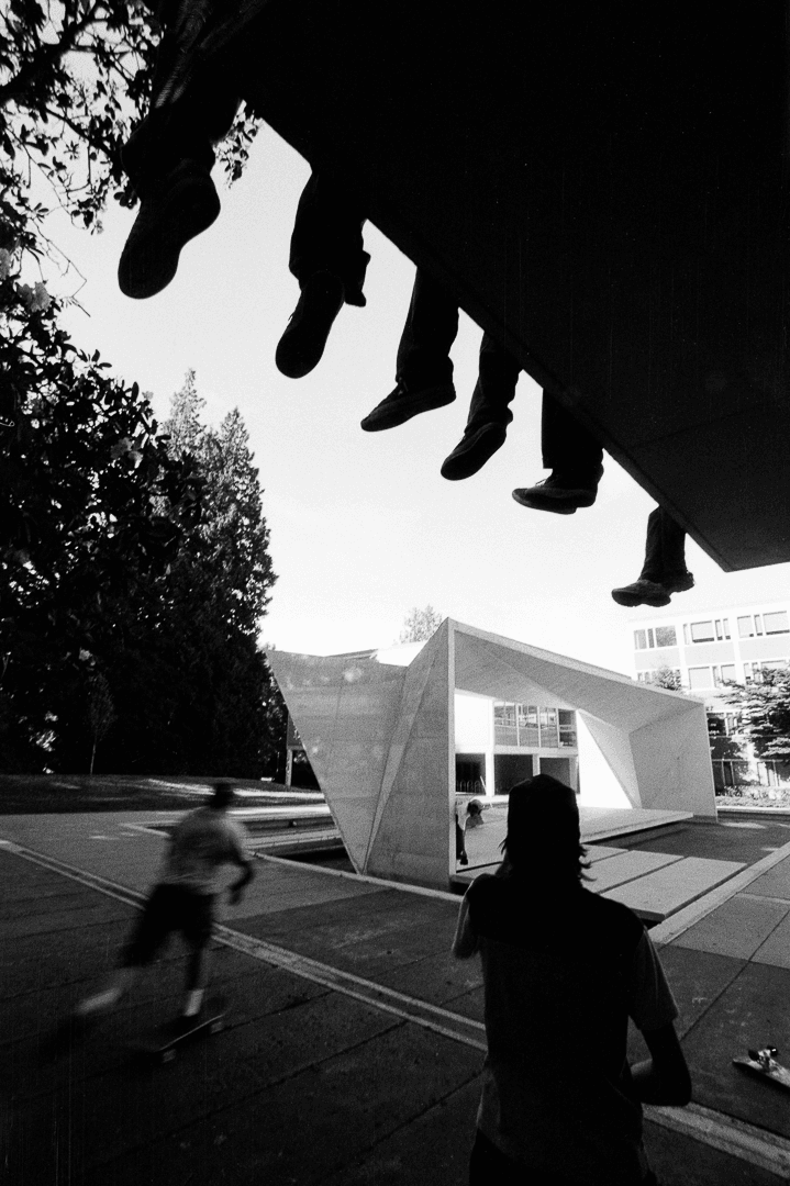 gallery image, click to stop and drag